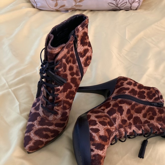 Steve Madden booties - Picture 5 of 8